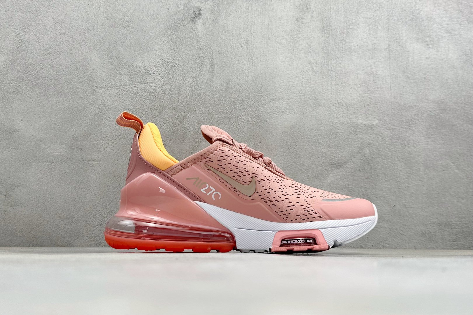 Nike Air Max 270 Premium 半掌气垫休闲跑鞋 IQ3463-601