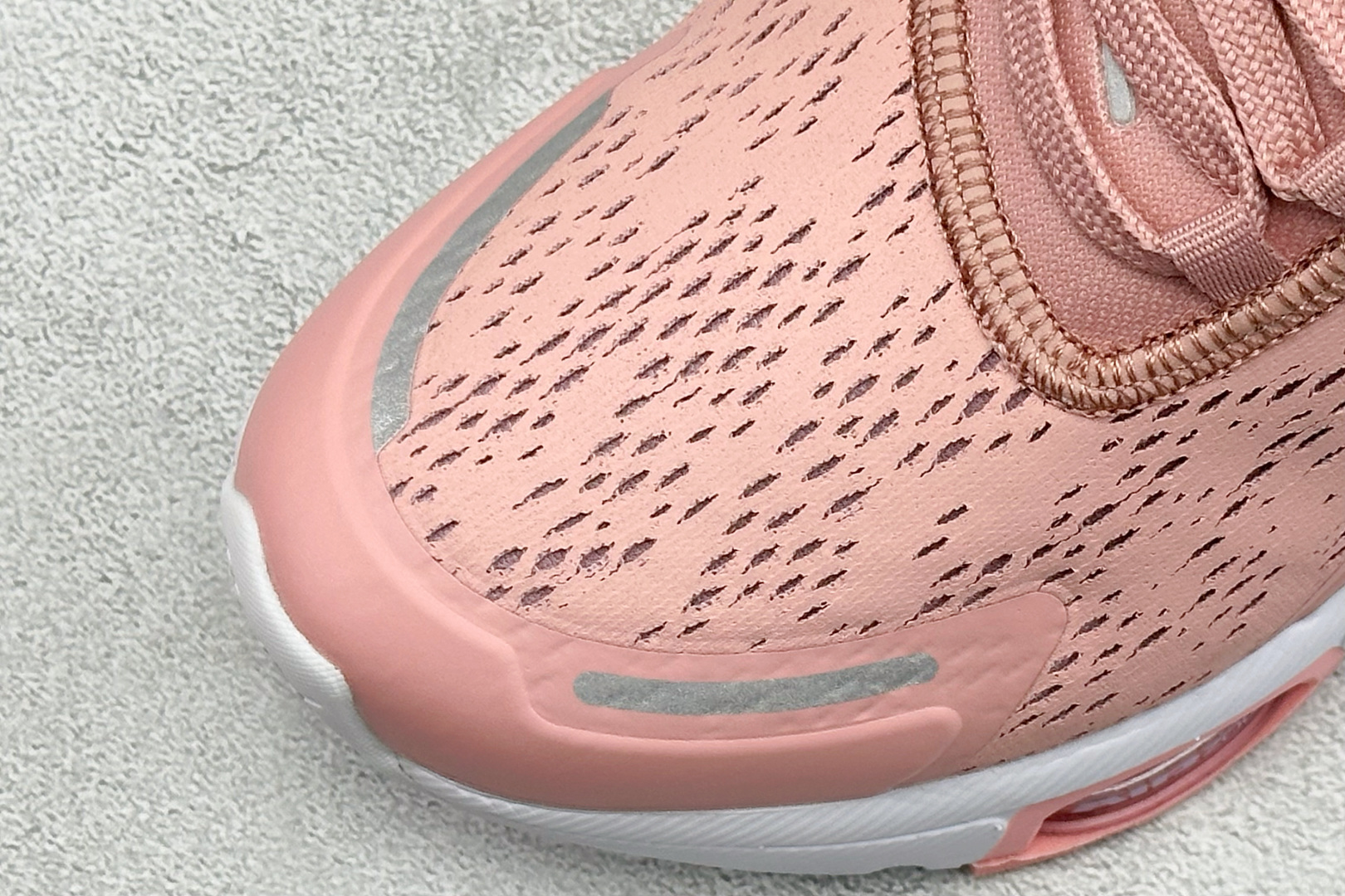 Nike Air Max 270 Premium 半掌气垫休闲跑鞋 IQ3463-601