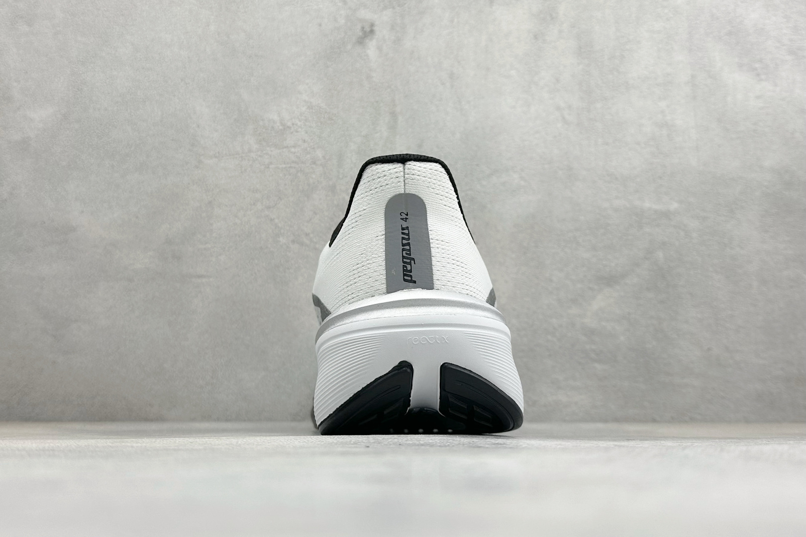 NK AIR ZOOM PEGASUS 42 登月休闲运动跑鞋 II7210-100