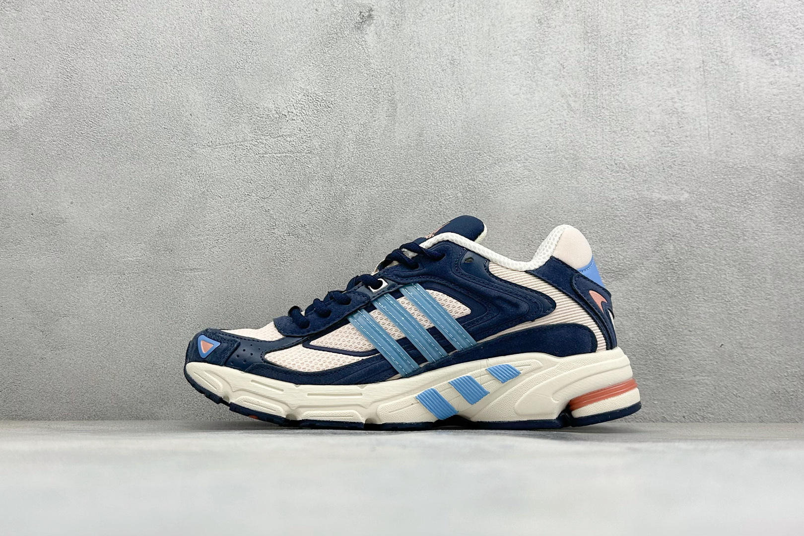 Adidas Originals Response CL 阿迪复古网面跑鞋 IG6916