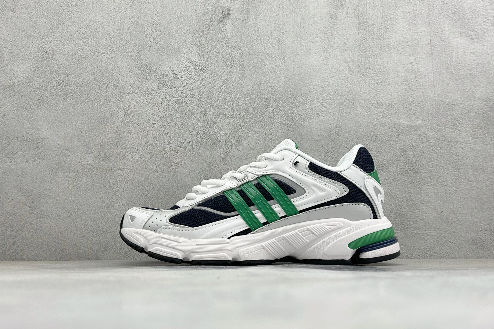 Adidas Originals Response CL 阿迪复古网面跑鞋 IG6916