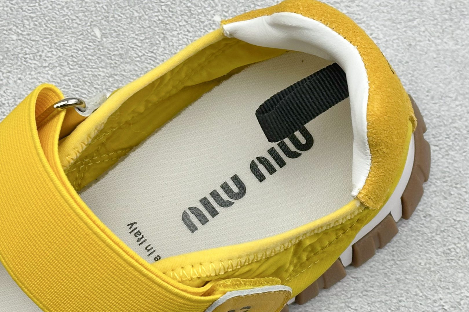 MiuMiu/缪缪 Tyre玛丽珍鞋 2026早春新品 轮胎运动底魔术贴款凉鞋-Top High Quatity Cheap Sneakers Fashion Clothing Clothes Bags handbags Shoes of all Brand wholesale With The best Quality And Beautiful Price from China Factory Chinese suppliers wholesaler seller MiuMiu/缪缪 Tyre玛丽珍鞋 2026早春新品 轮胎运动底魔术贴款凉鞋
