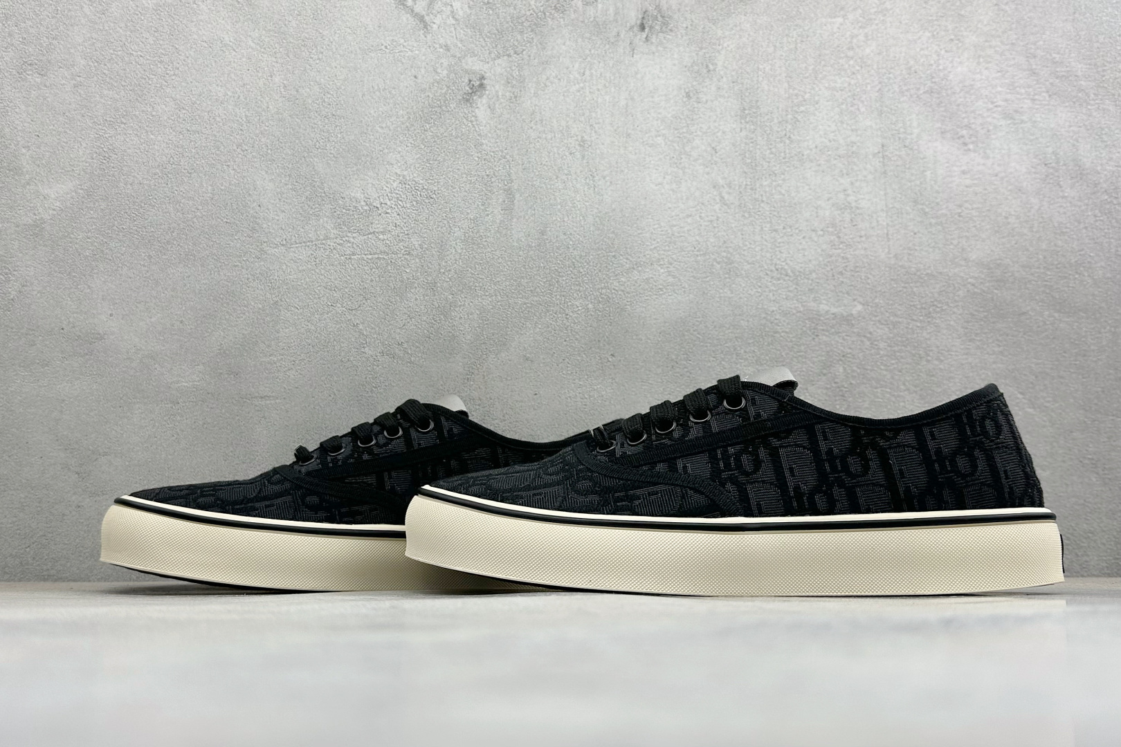 迪奥Dior Dioract Slide”Christian Dior“表演系列平底复古字母刺提花刺绣休闲板鞋 03WFRAMBOISE-Top High Quatity Cheap Sneakers Fashion Clothing Clothes Bags handbags Shoes of all Brand wholesale With The best Quality And Beautiful Price from China Factory Chinese suppliers wholesaler seller 迪奥Dior Dioract Slide”Christian Dior“表演系列平底复古字母刺提花刺绣休闲板鞋 03WFRAMBOISE