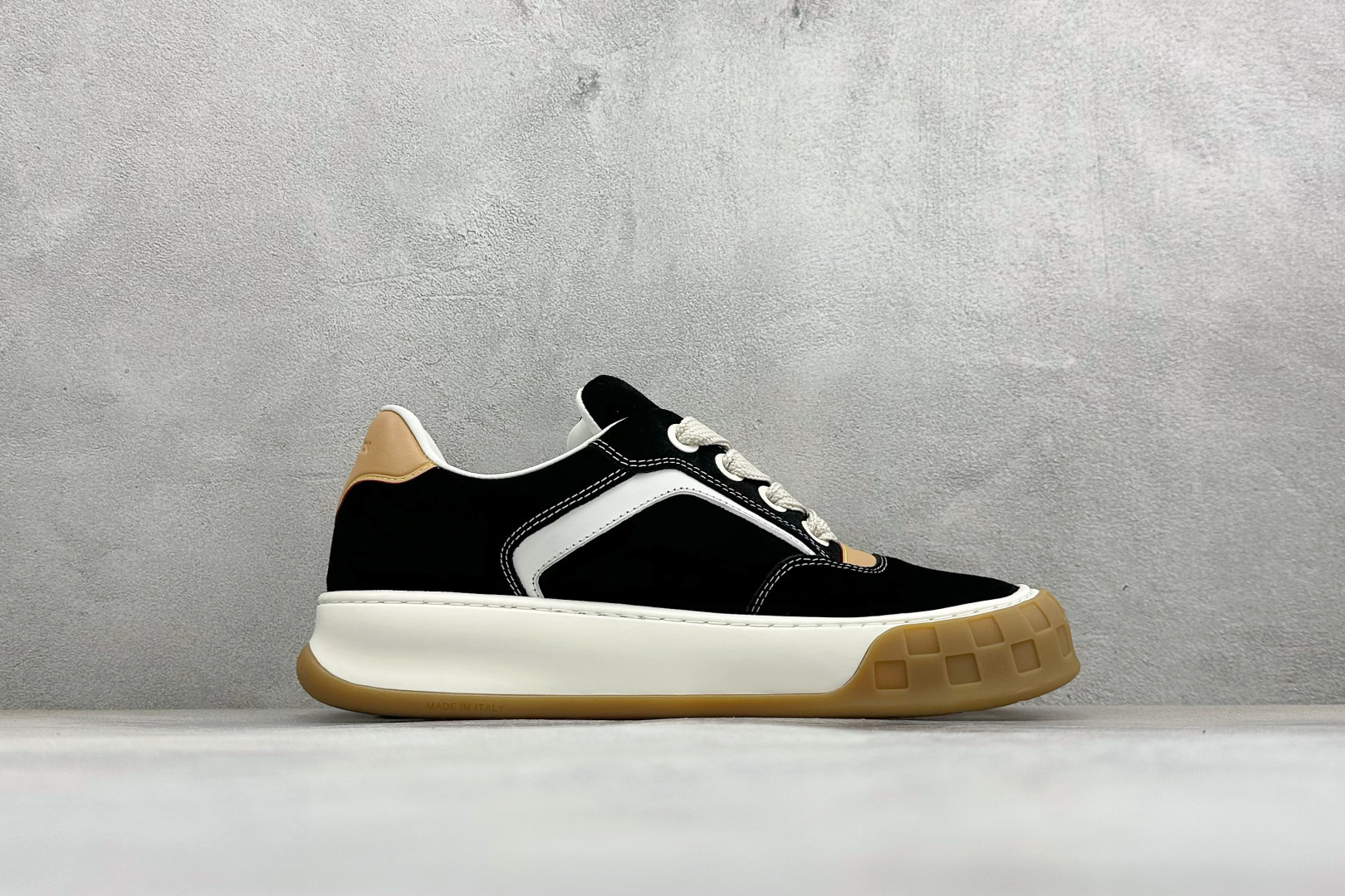 LV tilted市售顶级东莞芯片版本 驴牌 最新情侣款 饼干鞋 1A8KER-Top High Quatity Cheap Sneakers Fashion Clothing Clothes Bags handbags Shoes of all Brand wholesale With The best Quality And Beautiful Price from China Factory Chinese suppliers wholesaler seller LV tilted市售顶级东莞芯片版本 驴牌 最新情侣款 饼干鞋 1A8KER