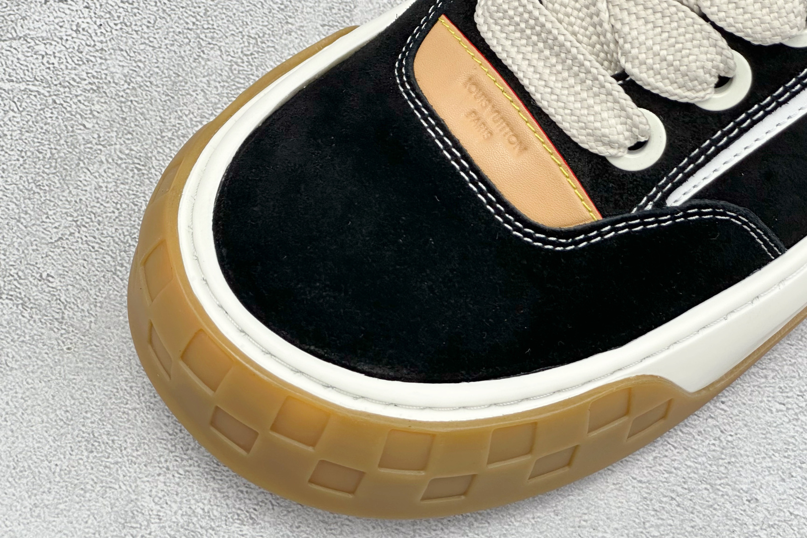 LV tilted市售顶级东莞芯片版本 驴牌 最新情侣款 饼干鞋 1A8KER-Top High Quatity Cheap Sneakers Fashion Clothing Clothes Bags handbags Shoes of all Brand wholesale With The best Quality And Beautiful Price from China Factory Chinese suppliers wholesaler seller LV tilted市售顶级东莞芯片版本 驴牌 最新情侣款 饼干鞋 1A8KER