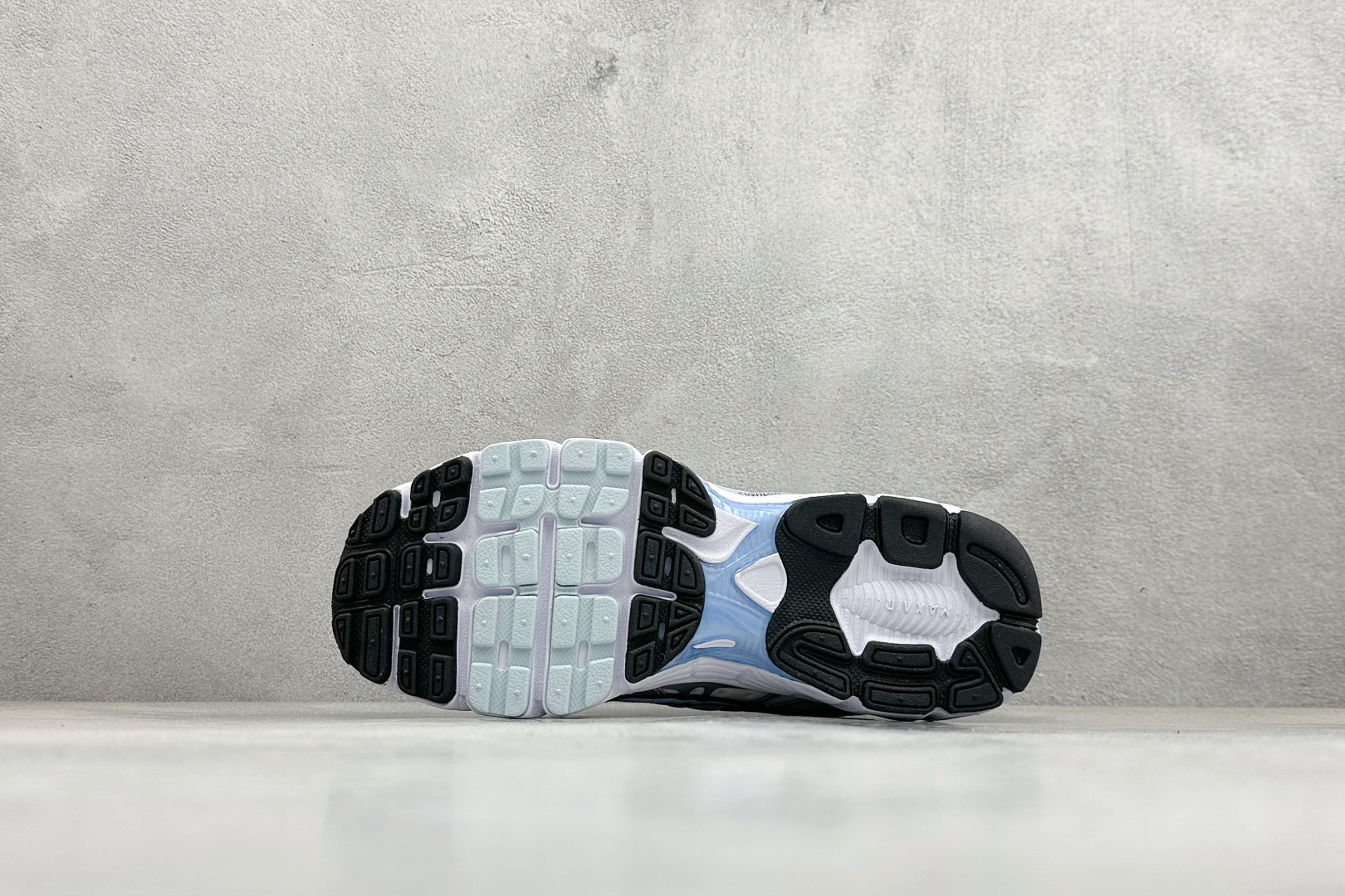 Nike Air Max Moto 2K 耐克新款复古气垫跑步鞋 HQ2055-107-Top High Quatity Cheap Sneakers Fashion Clothing Clothes Bags handbags Shoes of all Brand wholesale With The best Quality And Beautiful Price from China Factory Chinese suppliers wholesaler seller Nike Air Max Moto 2K 耐克新款复古气垫跑步鞋 HQ2055-107