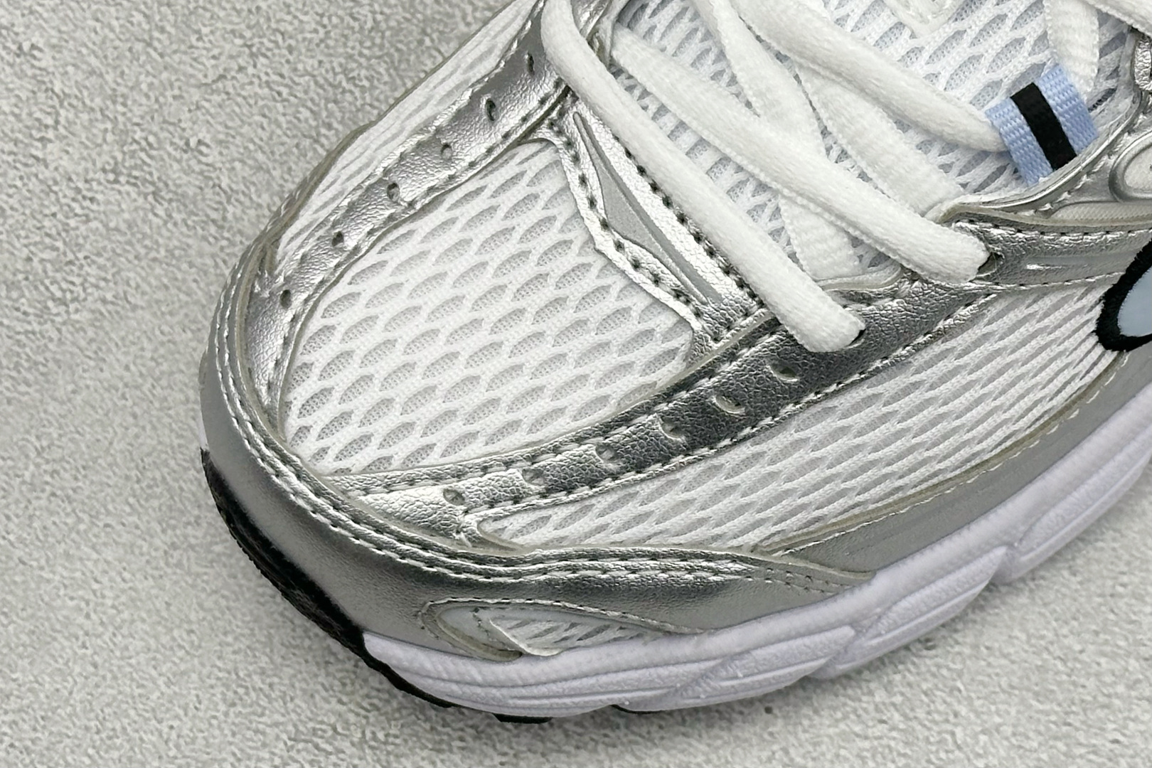 Nike Air Max Moto 2K 耐克新款复古气垫跑步鞋 HQ2055-107-Top High Quatity Cheap Sneakers Fashion Clothing Clothes Bags handbags Shoes of all Brand wholesale With The best Quality And Beautiful Price from China Factory Chinese suppliers wholesaler seller Nike Air Max Moto 2K 耐克新款复古气垫跑步鞋 HQ2055-107