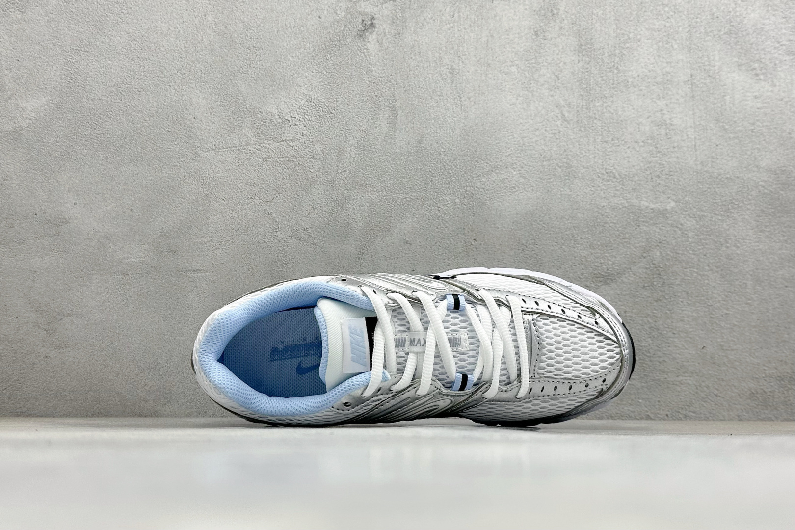 Nike Air Max Moto 2K 耐克新款复古气垫跑步鞋 HQ2055-107-Top High Quatity Cheap Sneakers Fashion Clothing Clothes Bags handbags Shoes of all Brand wholesale With The best Quality And Beautiful Price from China Factory Chinese suppliers wholesaler seller Nike Air Max Moto 2K 耐克新款复古气垫跑步鞋 HQ2055-107