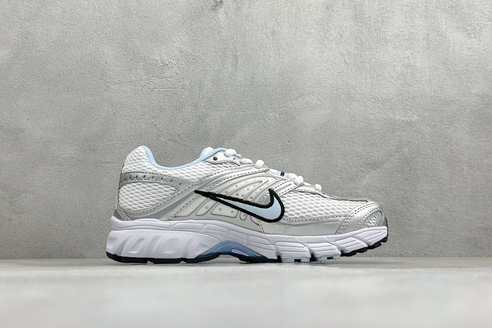 Nike Air Max Moto 2K 耐克新款复古气垫跑步鞋 HQ2055-107-Top High Quatity Cheap Sneakers Fashion Clothing Clothes Bags handbags Shoes of all Brand wholesale With The best Quality And Beautiful Price from China Factory Chinese suppliers wholesaler seller Nike Air Max Moto 2K 耐克新款复古气垫跑步鞋 HQ2055-107