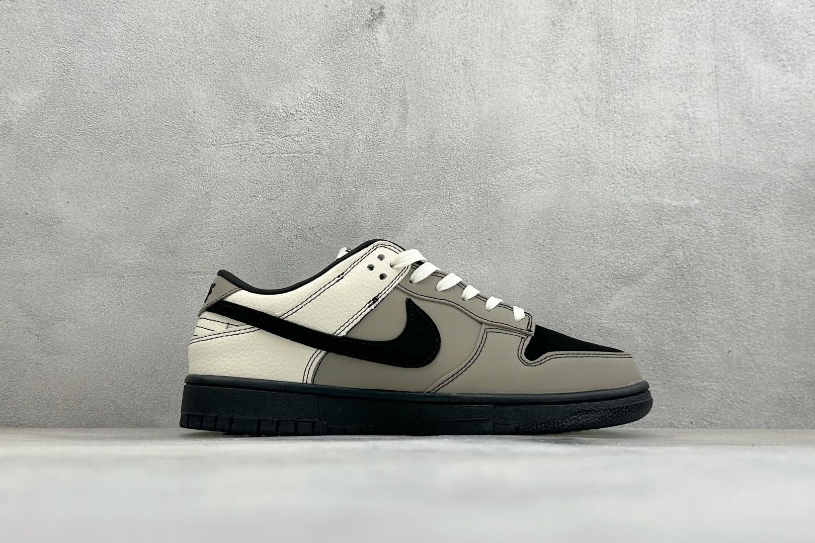 街头潮范 个性拉满 SB DUNK LOW 潮人必入的联名风板鞋重磅来袭 黑灰拼色自带高级氛围感 SL8888-004-Top High Quatity Cheap Sneakers Fashion Clothing Clothes Bags handbags Shoes of all Brand wholesale With The best Quality And Beautiful Price from China Factory Chinese suppliers wholesaler seller 街头潮范 个性拉满 SB DUNK LOW 潮人必入的联名风板鞋重磅来袭 黑灰拼色自带高级氛围感 SL8888-004