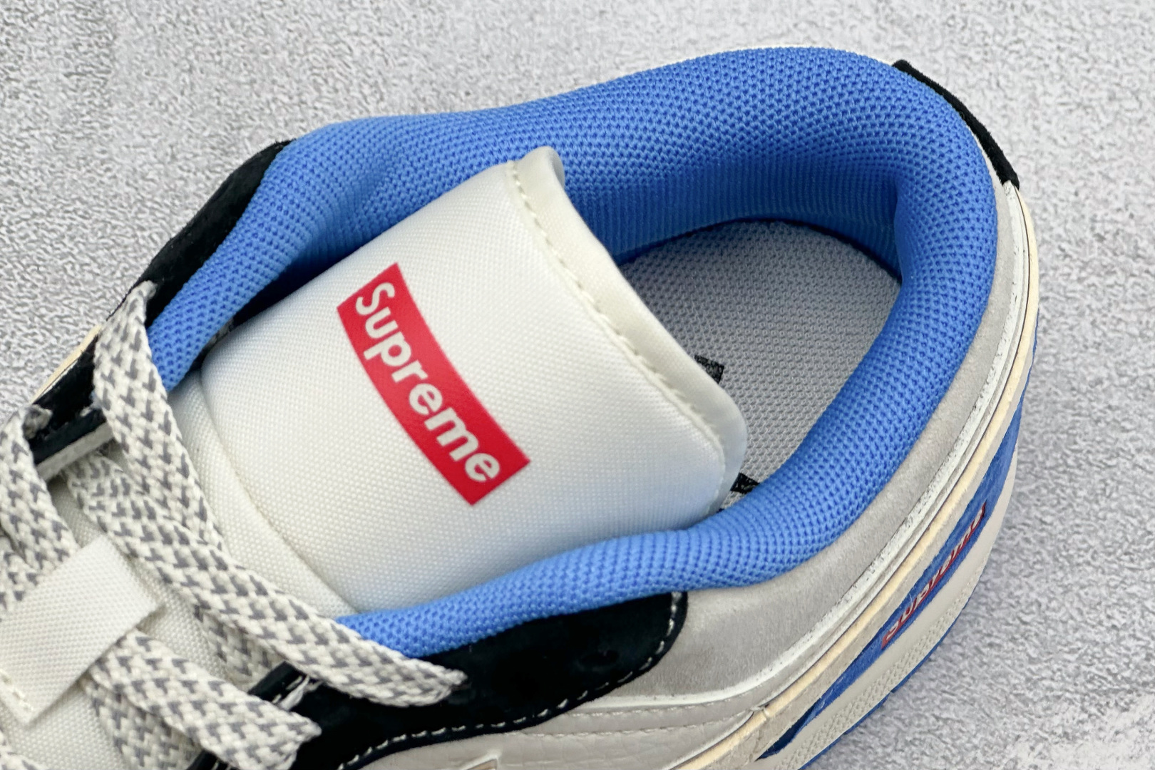 潮搭利器 颜值炸裂 AIR JORDAN 1 AJ1低帮爆款配色强势上新 黑白蓝撞色吸睛又潮流 XX3318-501-Top High Quatity Cheap Sneakers Fashion Clothing Clothes Bags handbags Shoes of all Brand wholesale With The best Quality And Beautiful Price from China Factory Chinese suppliers wholesaler seller 潮搭利器 颜值炸裂 AIR JORDAN 1 AJ1低帮爆款配色强势上新 黑白蓝撞色吸睛又潮流 XX3318-501
