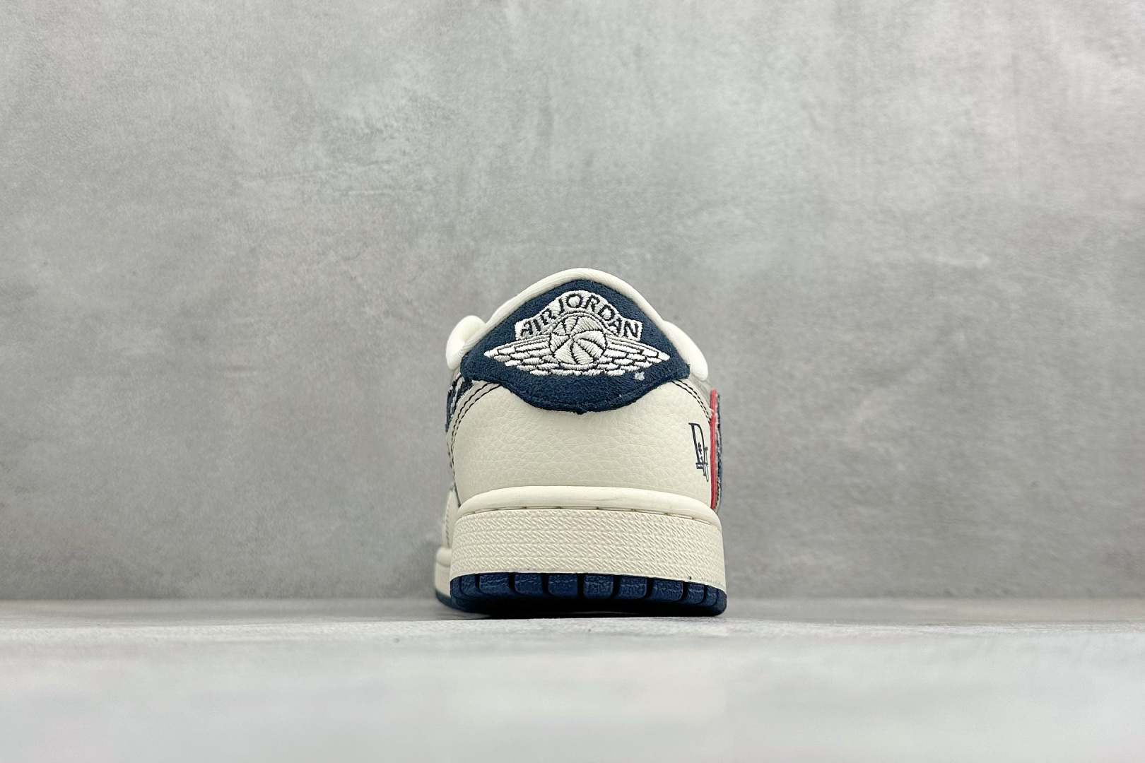 Travis Scot x AJ1 低帮 迪奥联名定制款 潮圈顶流梦幻三方联名 XD1979-006-Top High Quatity Cheap Sneakers Fashion Clothing Clothes Bags handbags Shoes of all Brand wholesale With The best Quality And Beautiful Price from China Factory Chinese suppliers wholesaler seller Travis Scot x AJ1 低帮 迪奥联名定制款 潮圈顶流梦幻三方联名 XD1979-006