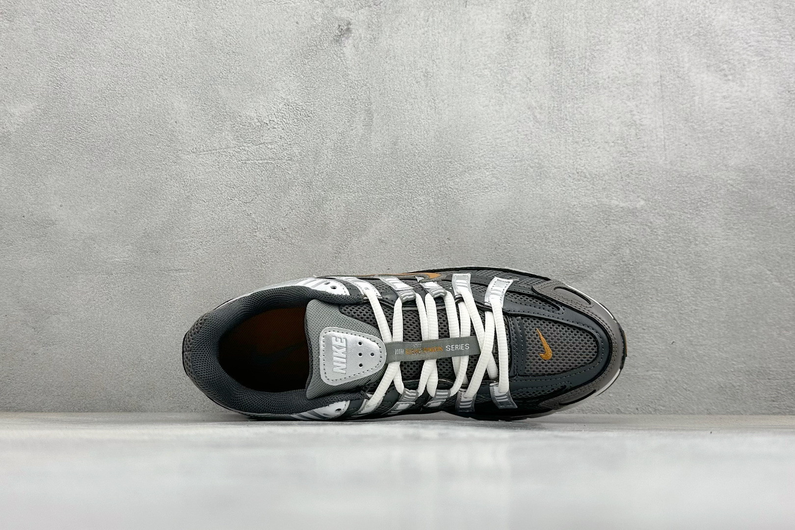 Nike P-6000 SE 复古休闲运动老爹鞋 CD5404-204-Top High Quatity Cheap Sneakers Fashion Clothing Clothes Bags handbags Shoes of all Brand wholesale With The best Quality And Beautiful Price from China Factory Chinese suppliers wholesaler seller Nike P-6000 SE 复古休闲运动老爹鞋 CD5404-204