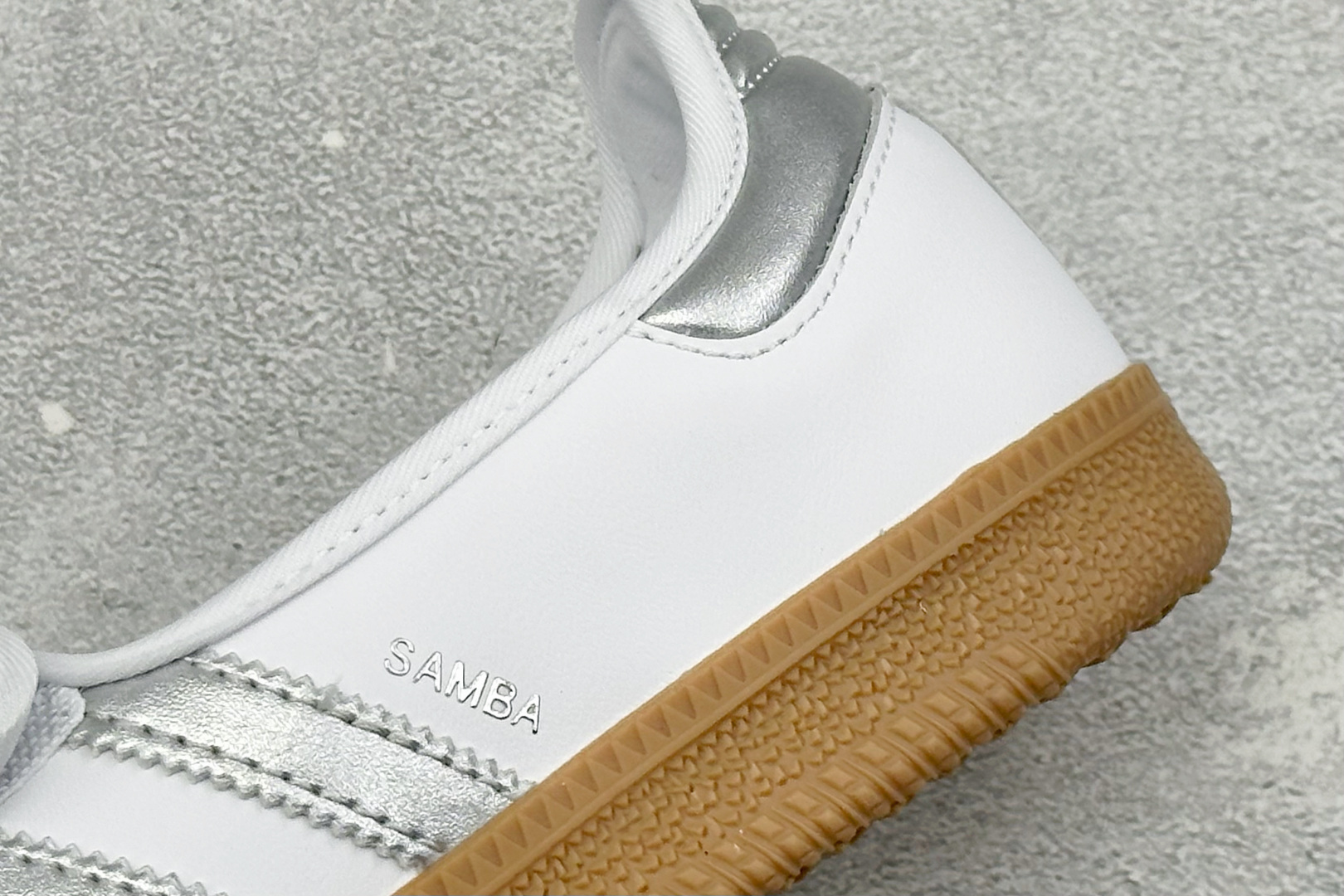 RS版Adidas Samba Jane 阿迪达斯 玛丽珍懒人生活鞋 #原档案开发出品 头层皮料切割干净无任何毛边 鞋型 RS版Adidas Samba Jane 阿迪达斯 玛丽珍懒人生活鞋 #原档案开发出品 头层皮料切割干净无任何毛边 鞋型