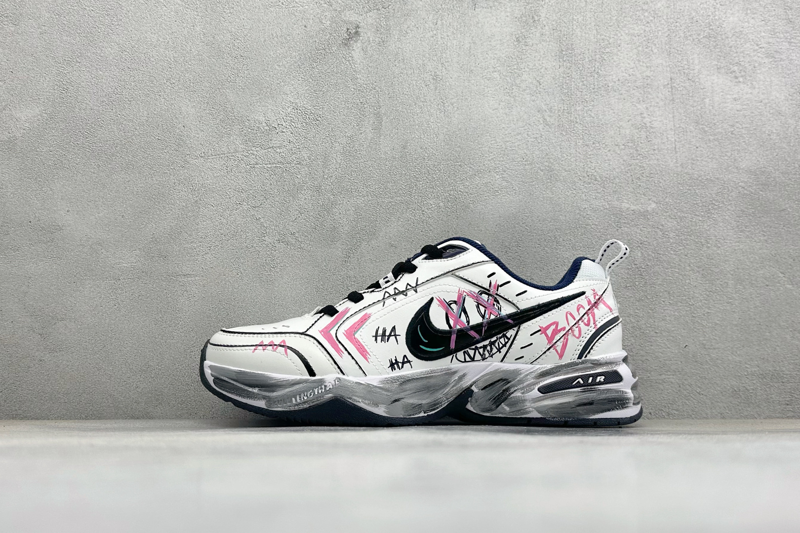 NO:832699,Local store-owned NK Air Monarch IV M2K graffiti retro trendy sports and comfortable dad shoes. Upper made of high-quality leather. Exaggerated streamlines. Popular dad elements. The appearance continues the current trend of futuristic dad shoes. The design is clean and color-matched with a strong retro feel. Extremely unique. Item No. 415445-102 Size 36 36.5 37.5 38 38.5 39 40 40.5 41  42 42.5 43 44 44.5 45 encoding 39,19860909本地 放店私 NK Air Monarch IV M2K 涂鸦复古潮流运动舒适老爹鞋 优质皮革打造鞋面 夸张流线极符 风靡老爹元素 外形延续当下潮流得未来感老爹鞋 设计干净配色风格也带有浓郁的复古感受 极为独特 货号415445-102 尺码36 36.5 37.5 38 38.5 39 40 40.5 41 42 42.5 43 44 44.5 45 编码39,,Men's shoes