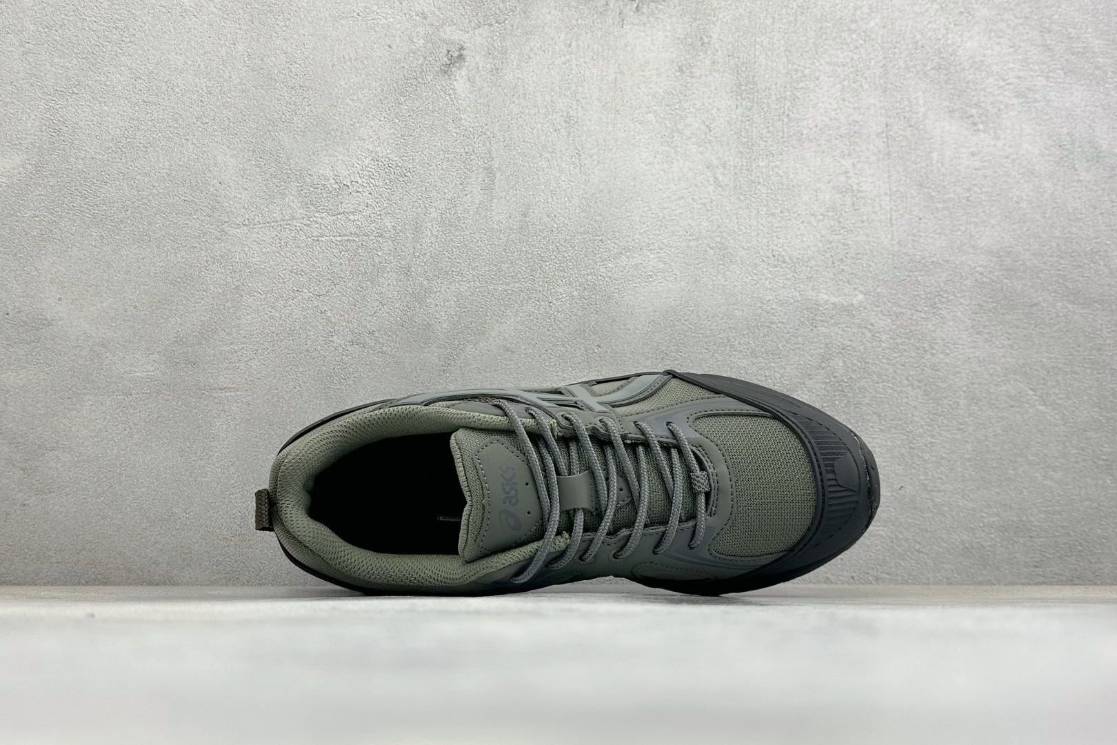 Кроссовки Asics