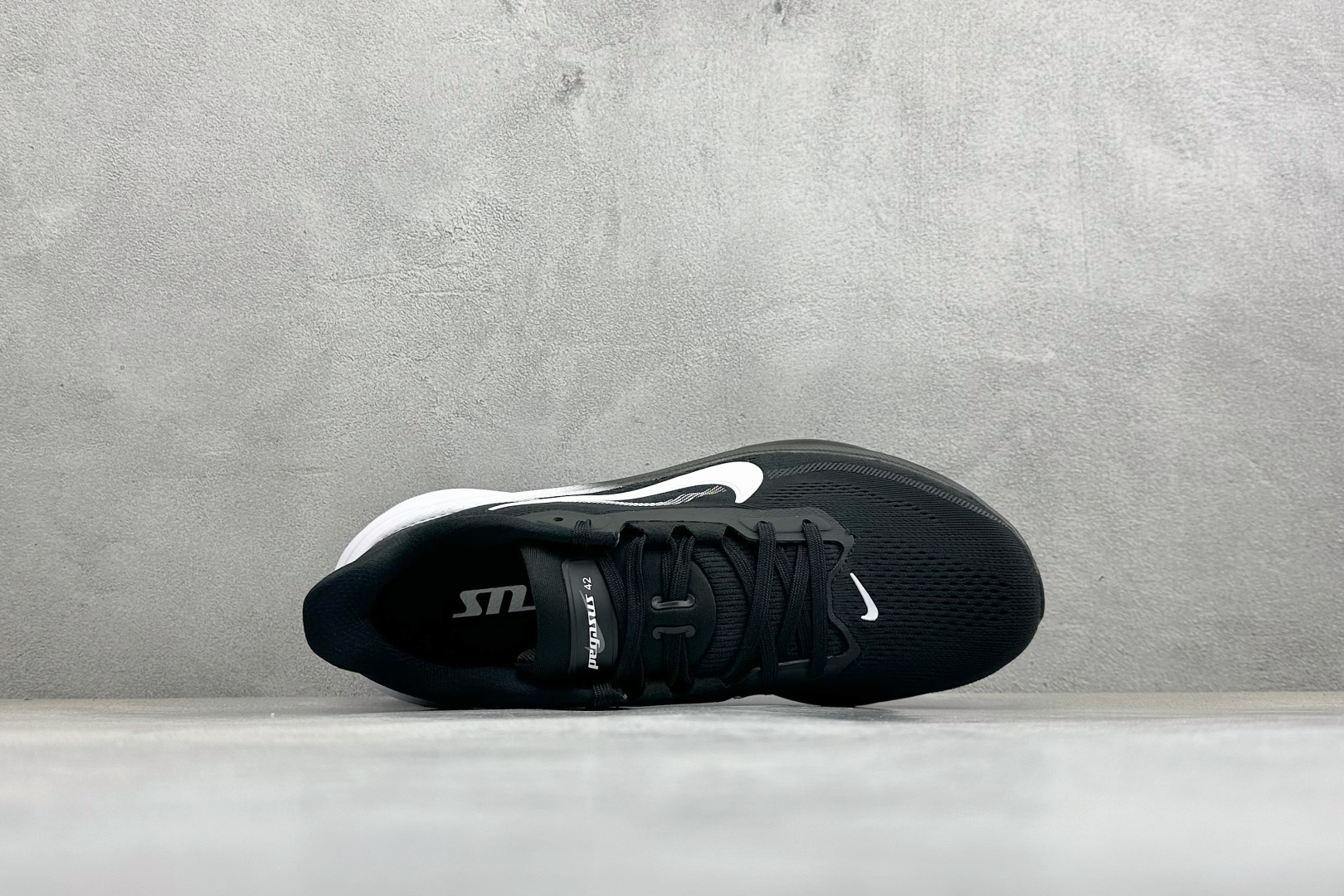 Nike Air Zoom Pegasus 42 М - мужские кроссовки