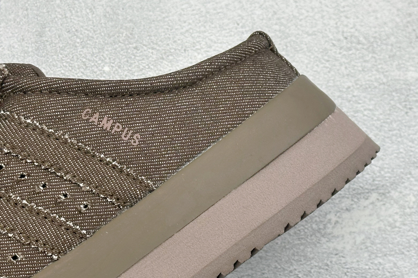 X福利 Adidas CAMPUS 00s WTR LO W 阿迪系列面包风经典复古低帮百搭休闲半拖 货号：JR3731