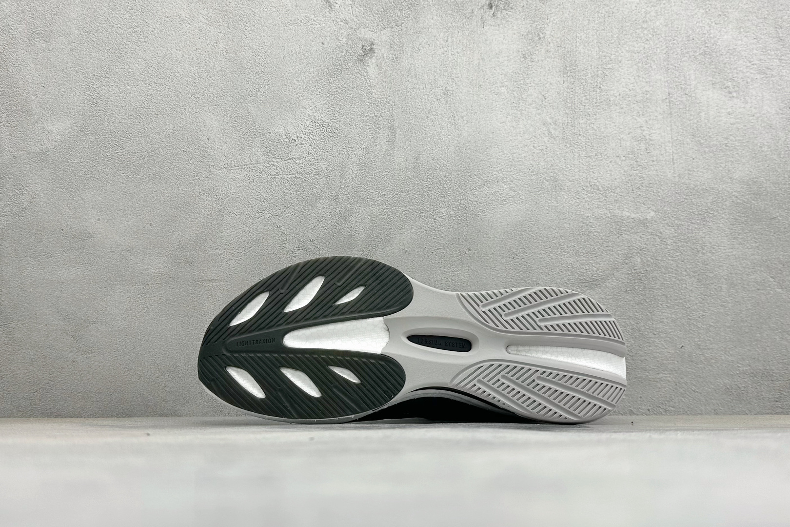 🌾 RS版Adidas Velostar 阿迪达斯爆米花缓震休闲慢跑鞋货号：HQ7281尺码：36 36