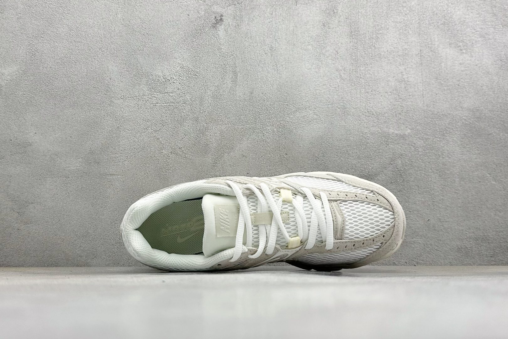 🌾 Nike Air Max Moto 2K 耐克新款复古气垫跑步鞋 货号：IO4862-100尺码：3