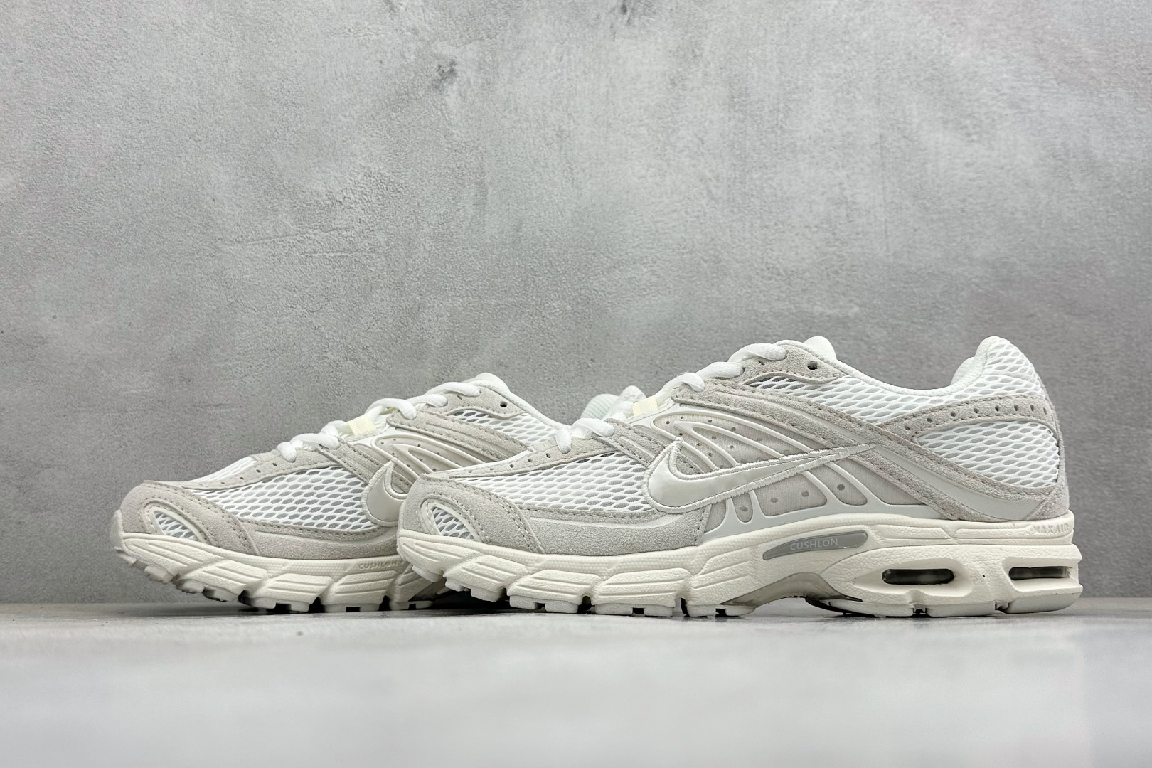 🌾 Nike Air Max Moto 2K 耐克新款复古气垫跑步鞋 货号：IO4862-100尺码：3