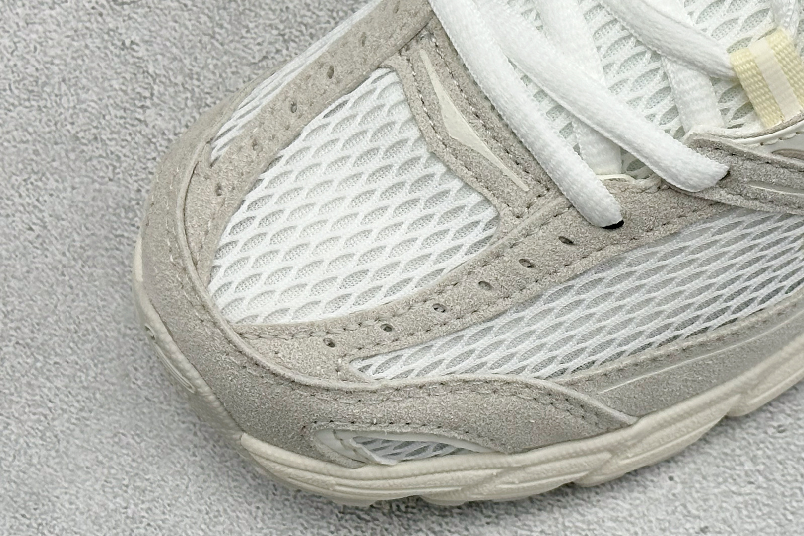 🌾 Nike Air Max Moto 2K 耐克新款复古气垫跑步鞋 货号：IO4862-100尺码：3