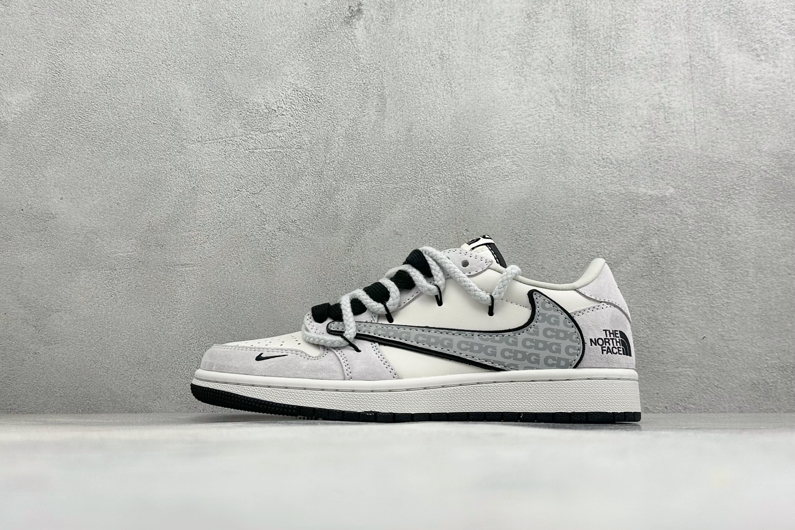 ️新品上架 【公司级D版】 The North Face x Air Jordan 1 Low 乔丹1代低帮北面联名绑带白灰蓝 货号:XX3318-516