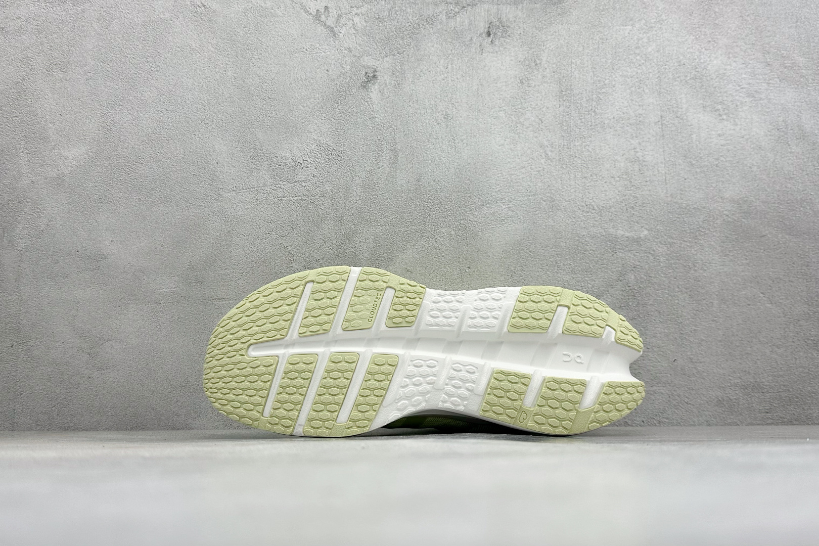 🌾 RS版On Cloudrunner 3 昂跑 户外街头机能风新兴品牌轻便低帮跑步鞋首发实拍鞋款以网球