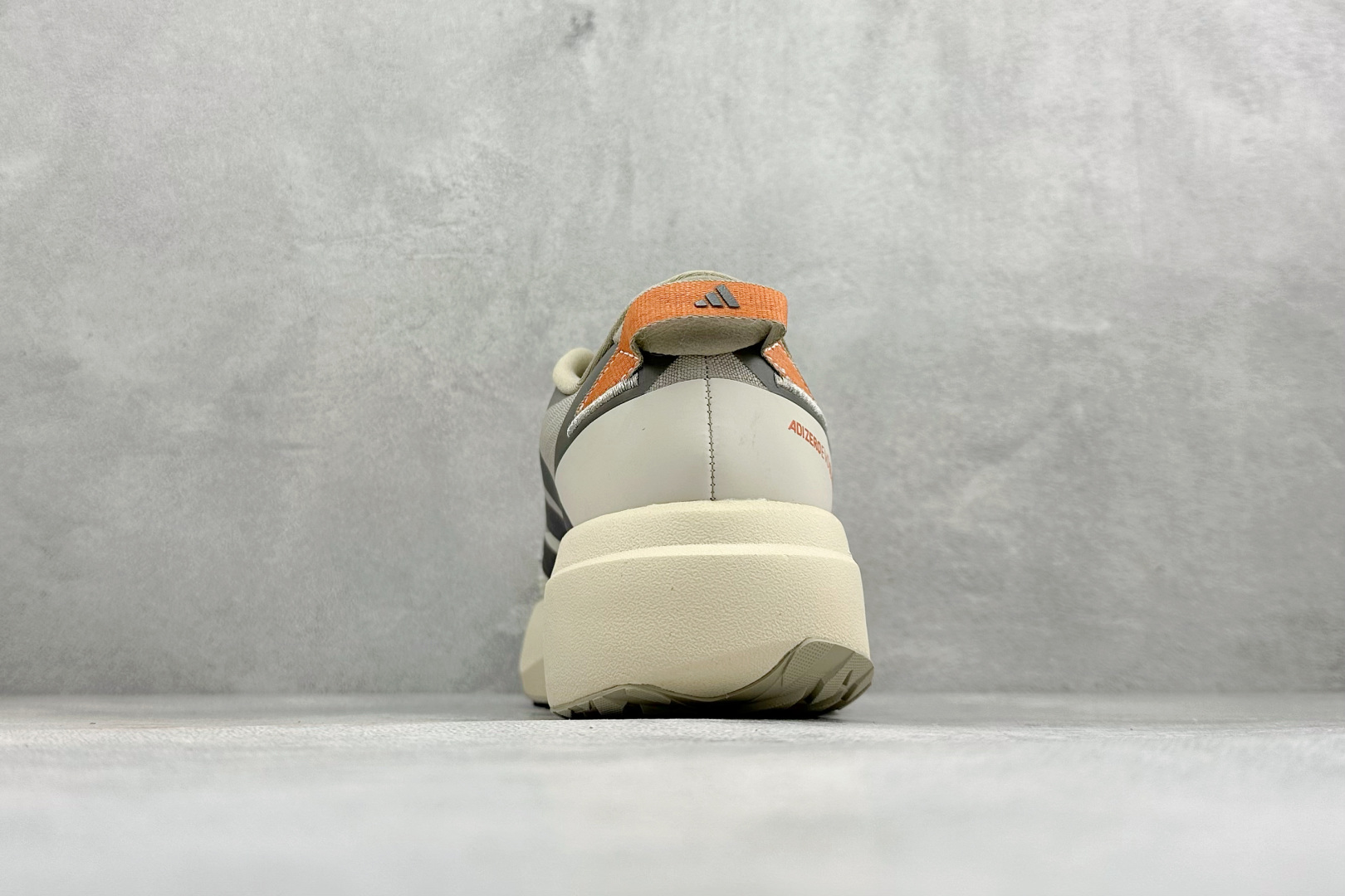 🌾 RS版Adidas Adizero Evo SL ATR M 阿迪超轻透气缓震跑鞋 整体外观造型与a