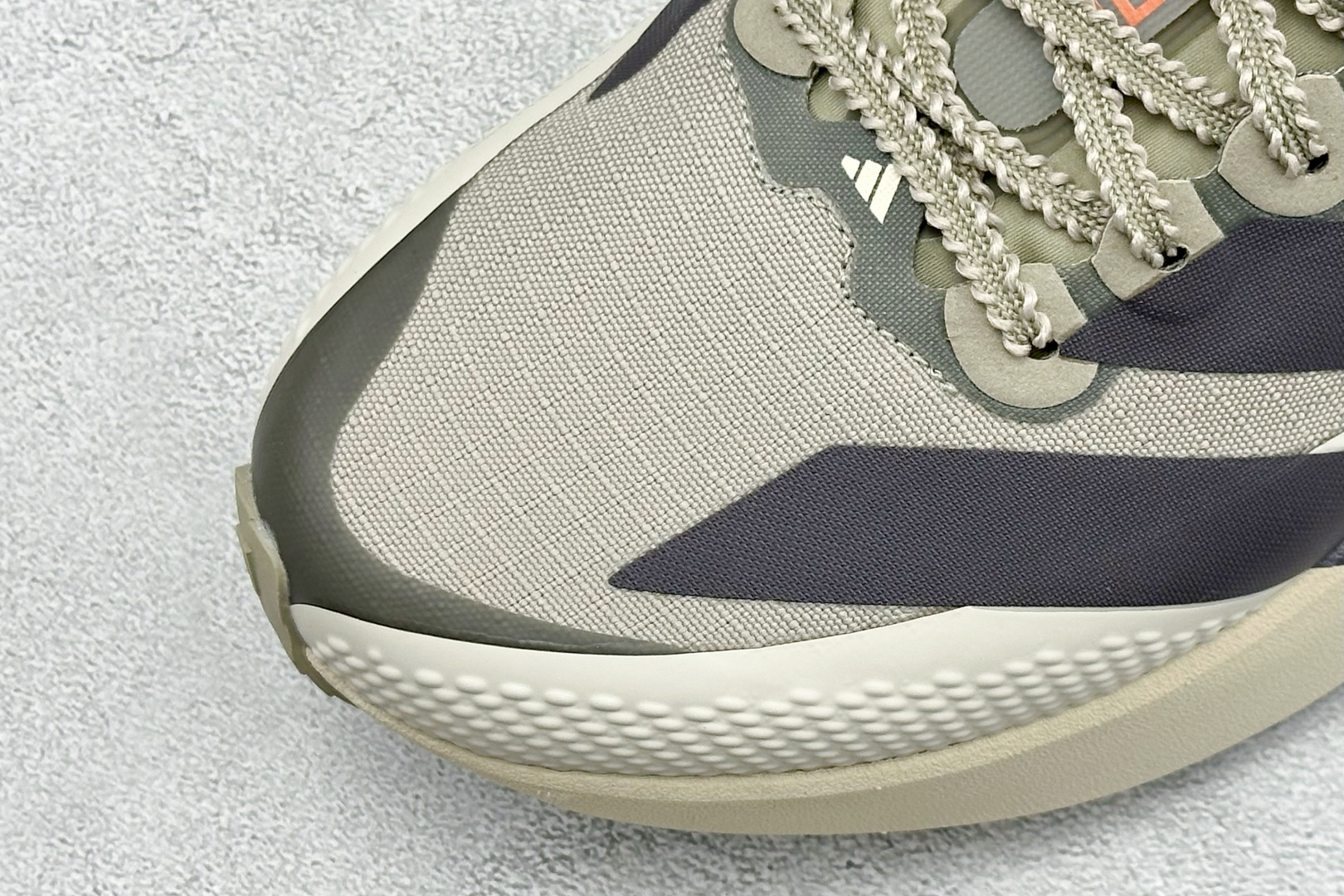 🌾 RS版Adidas Adizero Evo SL ATR M 阿迪超轻透气缓震跑鞋 整体外观造型与a