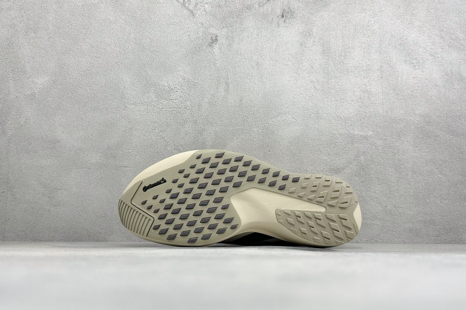 🌾 RS版Adidas Adizero Evo SL ATR M 阿迪超轻透气缓震跑鞋 整体外观造型与a