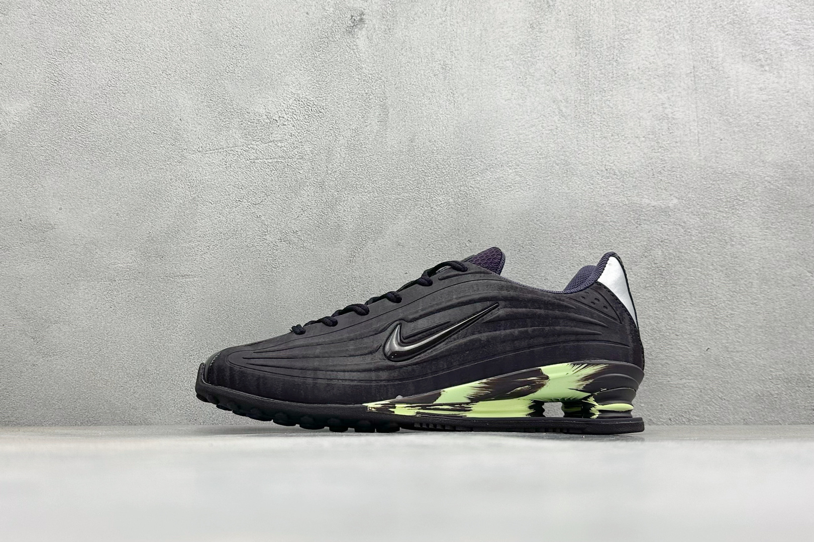 Nike Shox Z 耐克专利弹簧气柱跑步鞋 货号:IU6262-666 带半码 编码:28