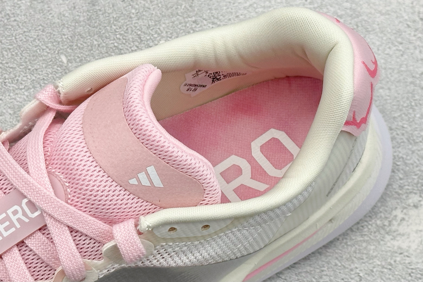 🌾 RS版Adidas ADIZERO BOSTON 13 泡棉搭配碳纤维板 缓震透气跑步鞋 专为中长跑