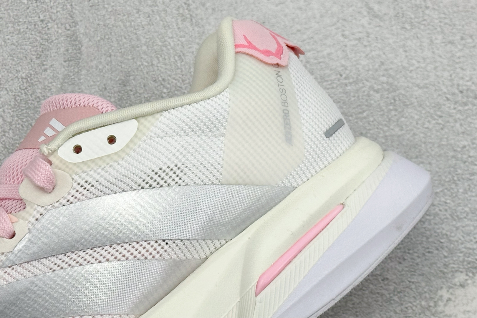 🌾 RS版Adidas ADIZERO BOSTON 13 泡棉搭配碳纤维板 缓震透气跑步鞋 专为中长跑