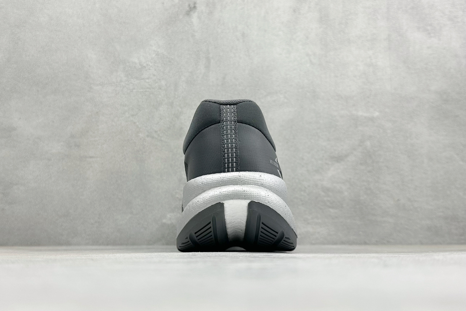 🌾 RS版Adidas Velostar 阿迪达斯爆米花缓震休闲慢跑鞋货号：KI6046尺码：36-45