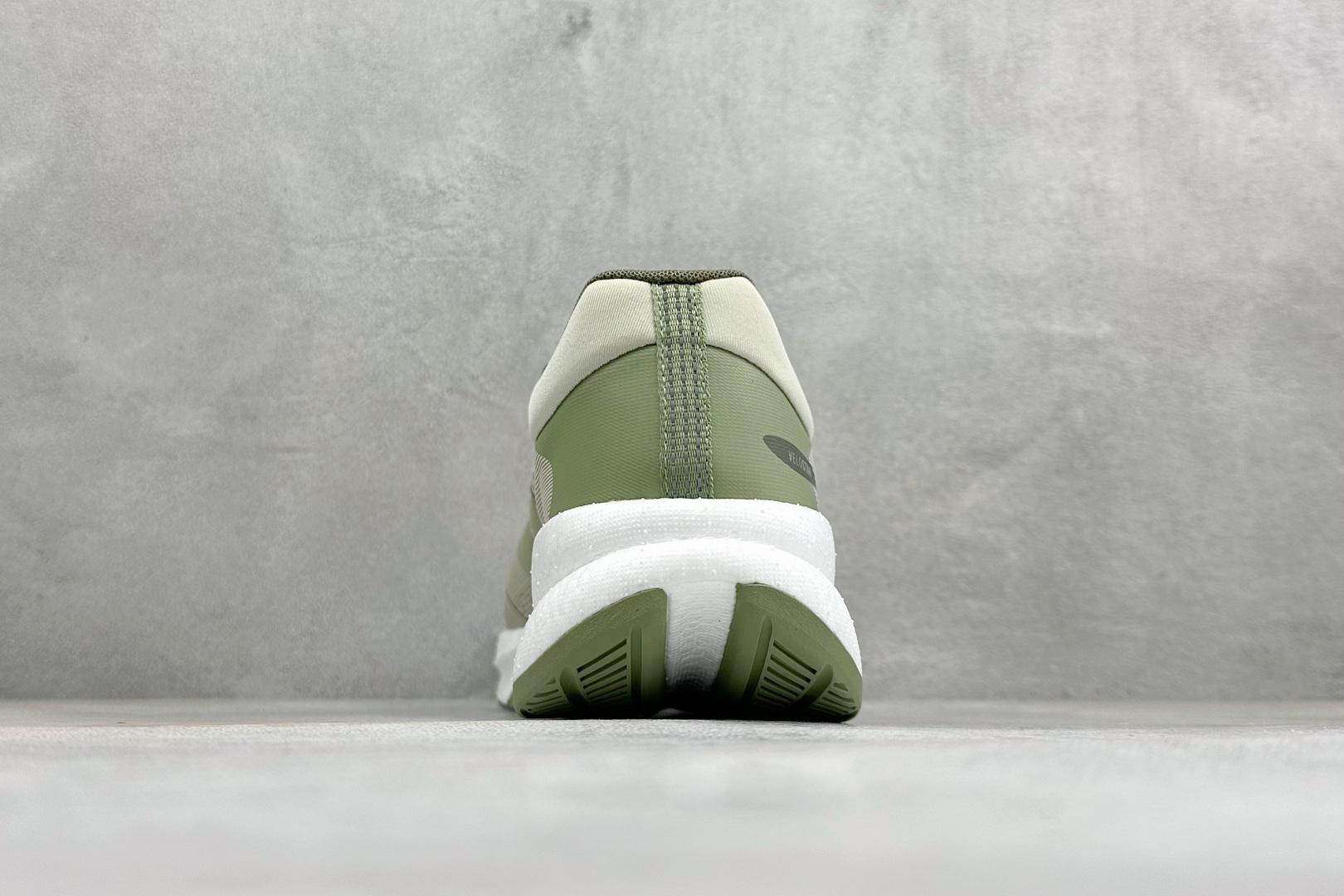 🌾 RS版Adidas Velostar 阿迪达斯爆米花缓震休闲慢跑鞋货号：KI6047尺码：39-45