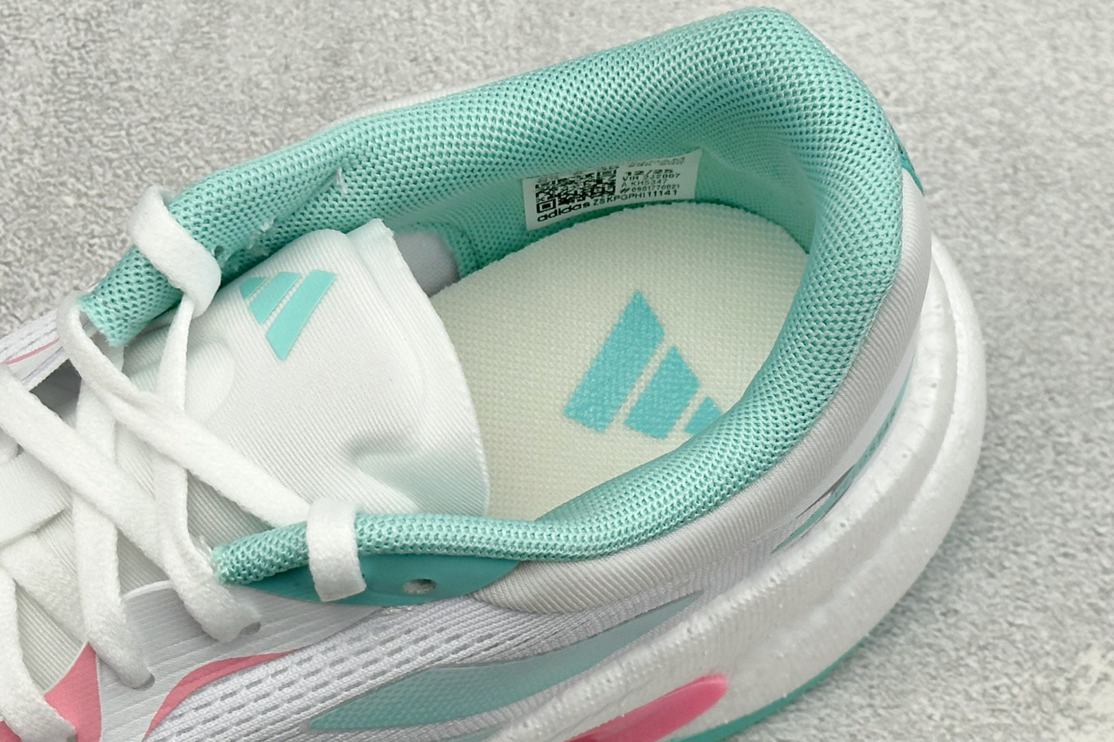 🌾 RS版Adidas Velostar 阿迪达斯爆米花缓震休闲慢跑鞋货号：KH5347尺码：36-40