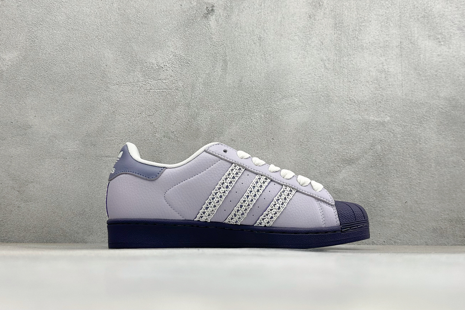 D版AD Originals Superstar 贝壳头板鞋 采用全新头层拼接皮革材质 后跟采用特色3D立体印字 渠道正