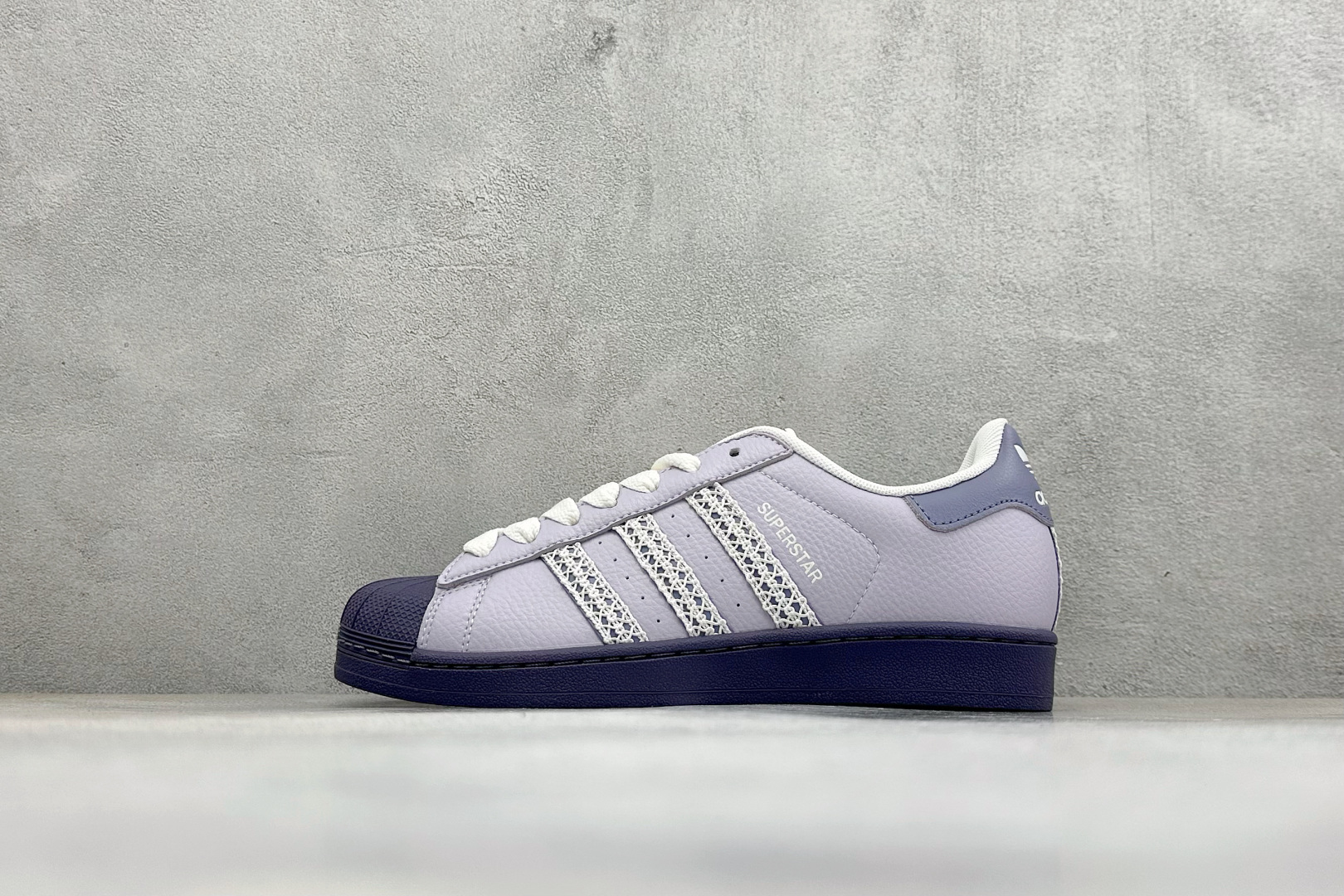 D版AD Originals Superstar 贝壳头板鞋 采用全新头层拼接皮革材质 后跟采用特色3D立体印字 渠道正