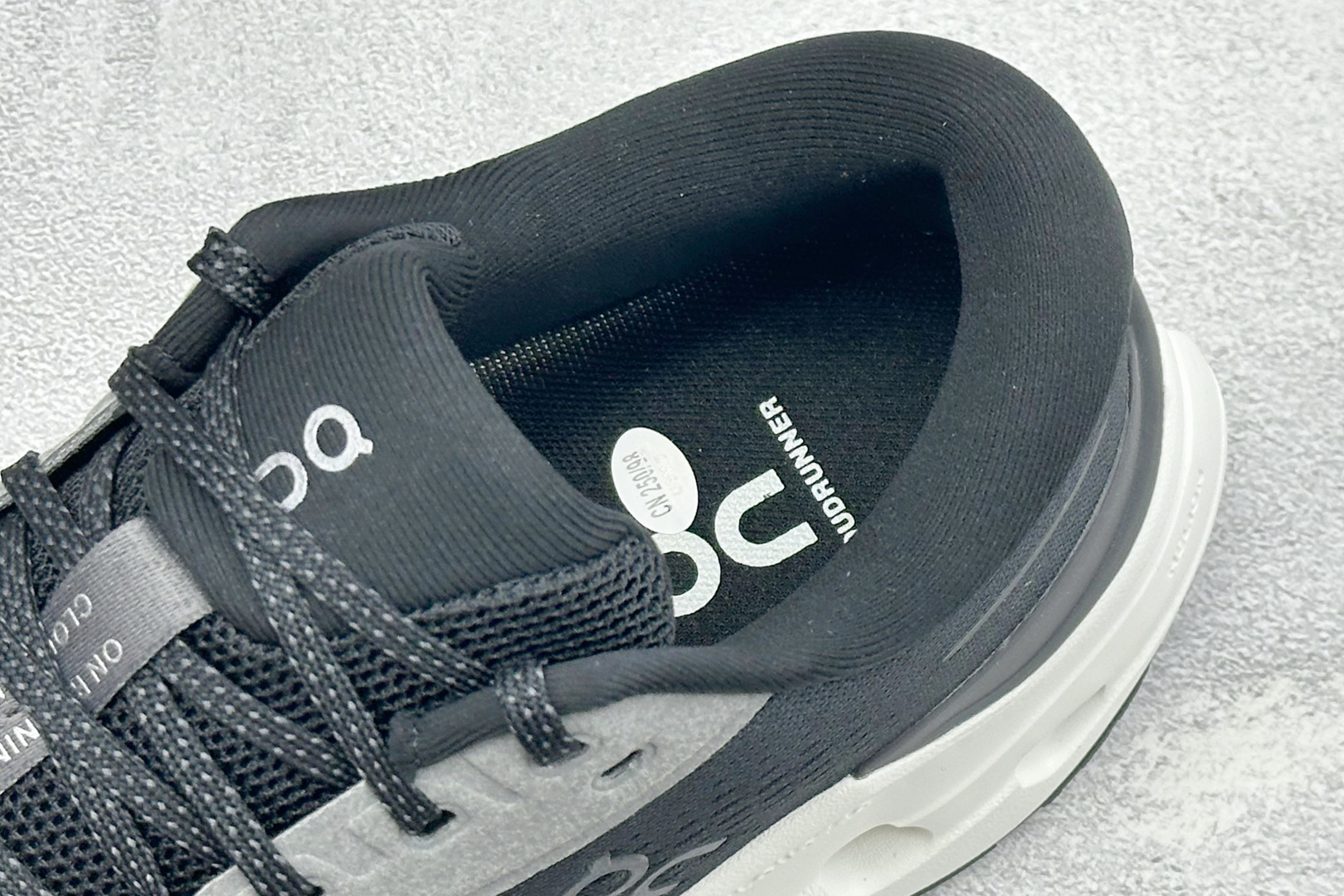 🌾 RS版On Cloudrunner 3 昂跑 户外街头机能风新兴品牌轻便低帮跑步鞋首发实拍鞋款以网球