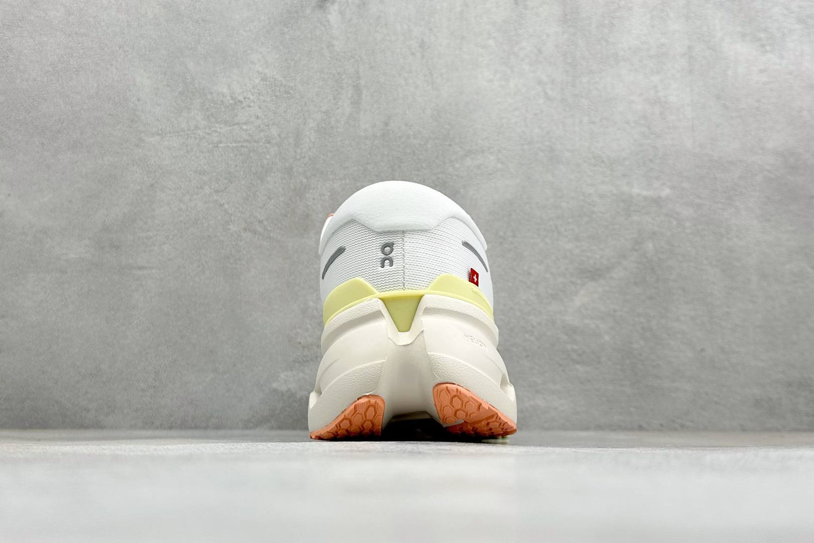 🌾 RS版On Cloudrunner 3 昂跑 户外街头机能风新兴品牌轻便低帮跑步鞋首发实拍鞋款以网球