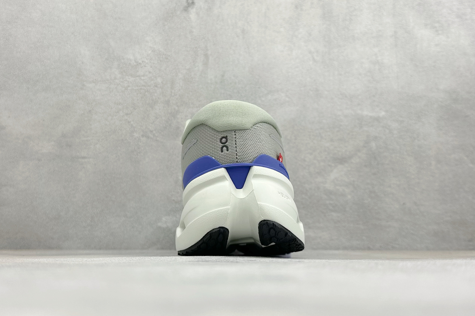 🌾 RS版On Cloudrunner 3 昂跑 户外街头机能风新兴品牌轻便低帮跑步鞋首发实拍鞋款以网球