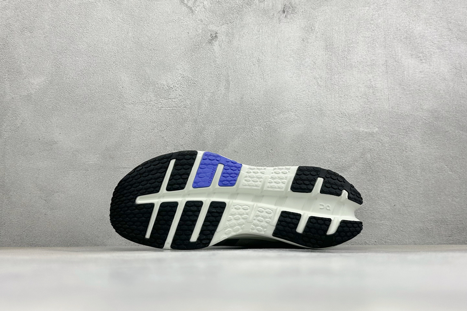 🌾 RS版On Cloudrunner 3 昂跑 户外街头机能风新兴品牌轻便低帮跑步鞋首发实拍鞋款以网球