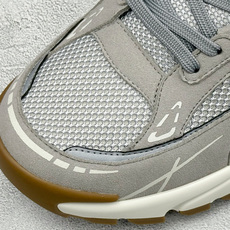 🌾 Lv Tatic Runner Tatic Runner系列厚底老爹鞋,是品牌近年推出的复古运动风鞋 🌾 Lv Tatic Runner Tatic Runner系列厚底老爹鞋,是品牌近年推出的复古运动风鞋
