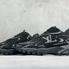 🌾 Lv Tatic Runner Tatic Runner系列厚底老爹鞋,是品牌近年推出的复古运动风鞋 🌾 Lv Tatic Runner Tatic Runner系列厚底老爹鞋,是品牌近年推出的复古运动风鞋