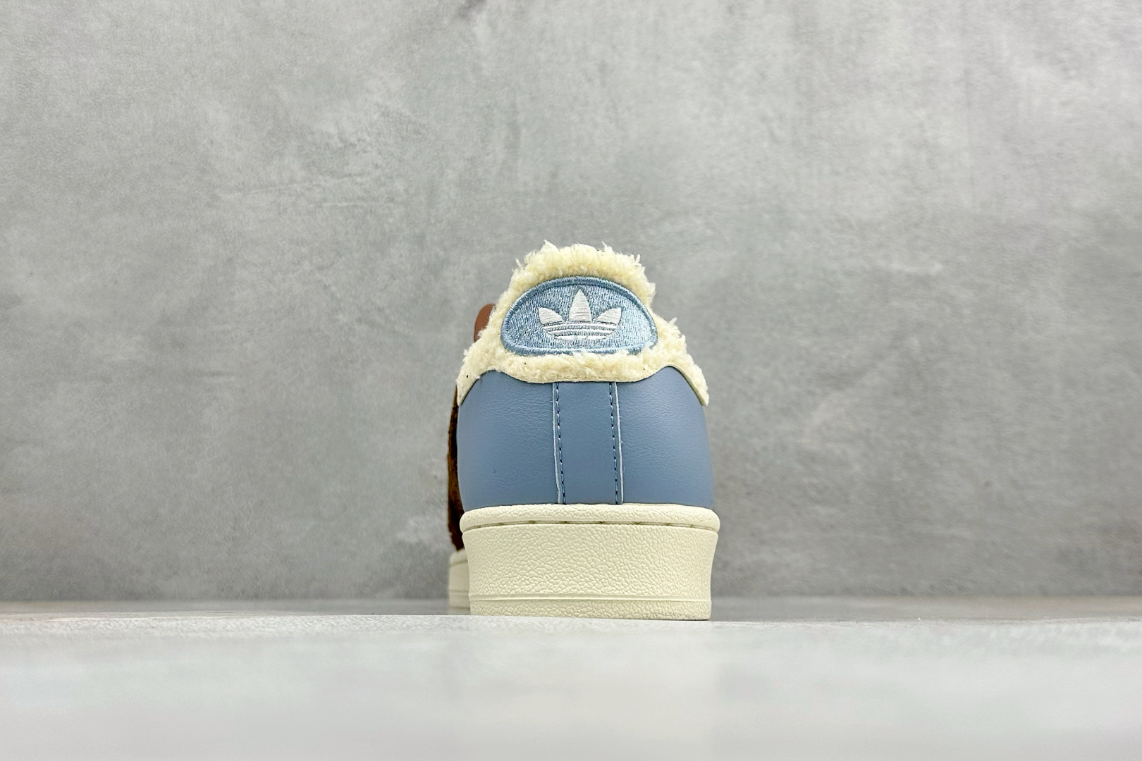 D版AD Originals Superstar 贝壳头板鞋 采用全新头层拼接皮革材质 后跟采用特色3D立体印字 渠道正