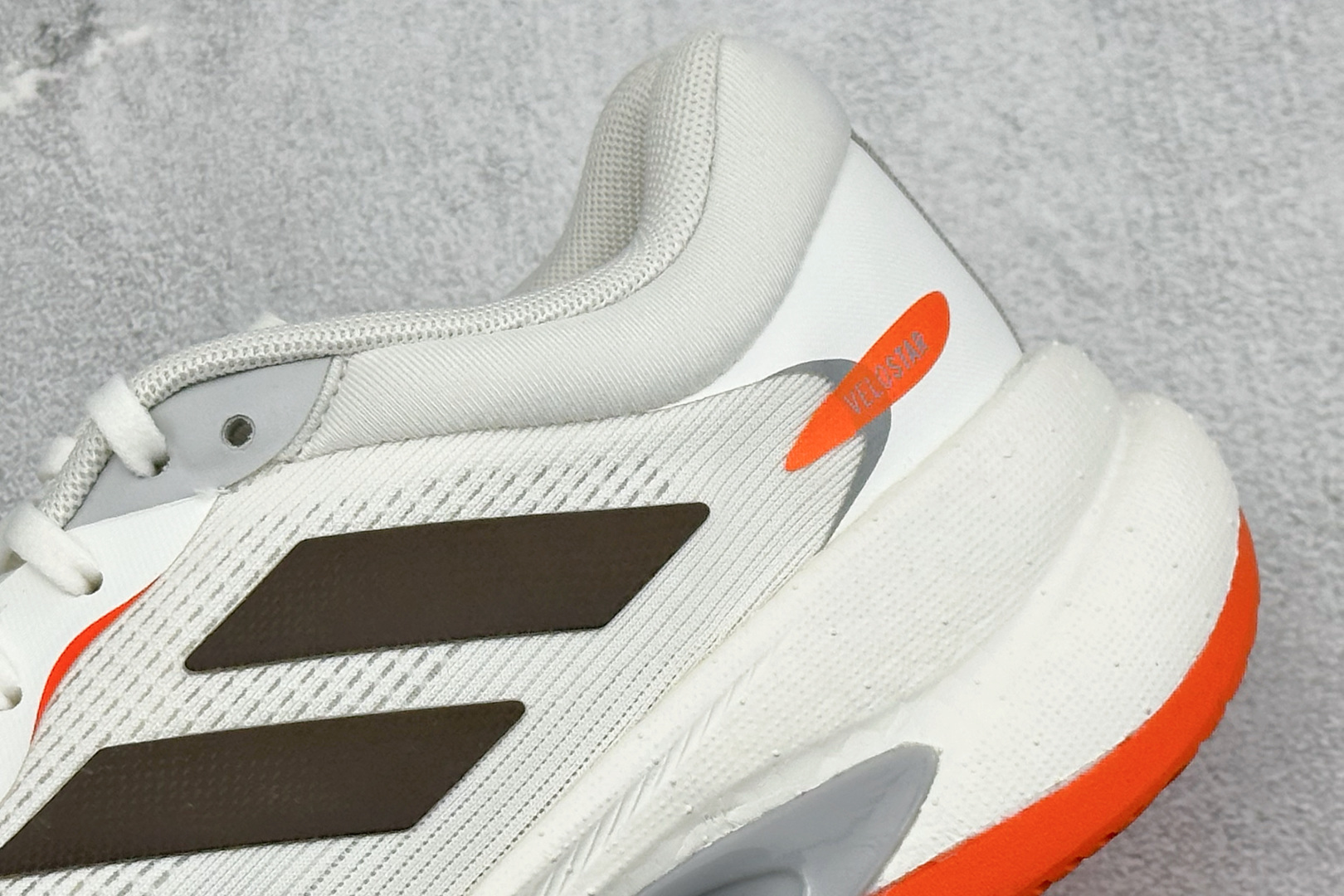 🌾 RS版Adidas Velostar 阿迪达斯爆米花缓震休闲慢跑鞋货号：KH5346尺码：36-45