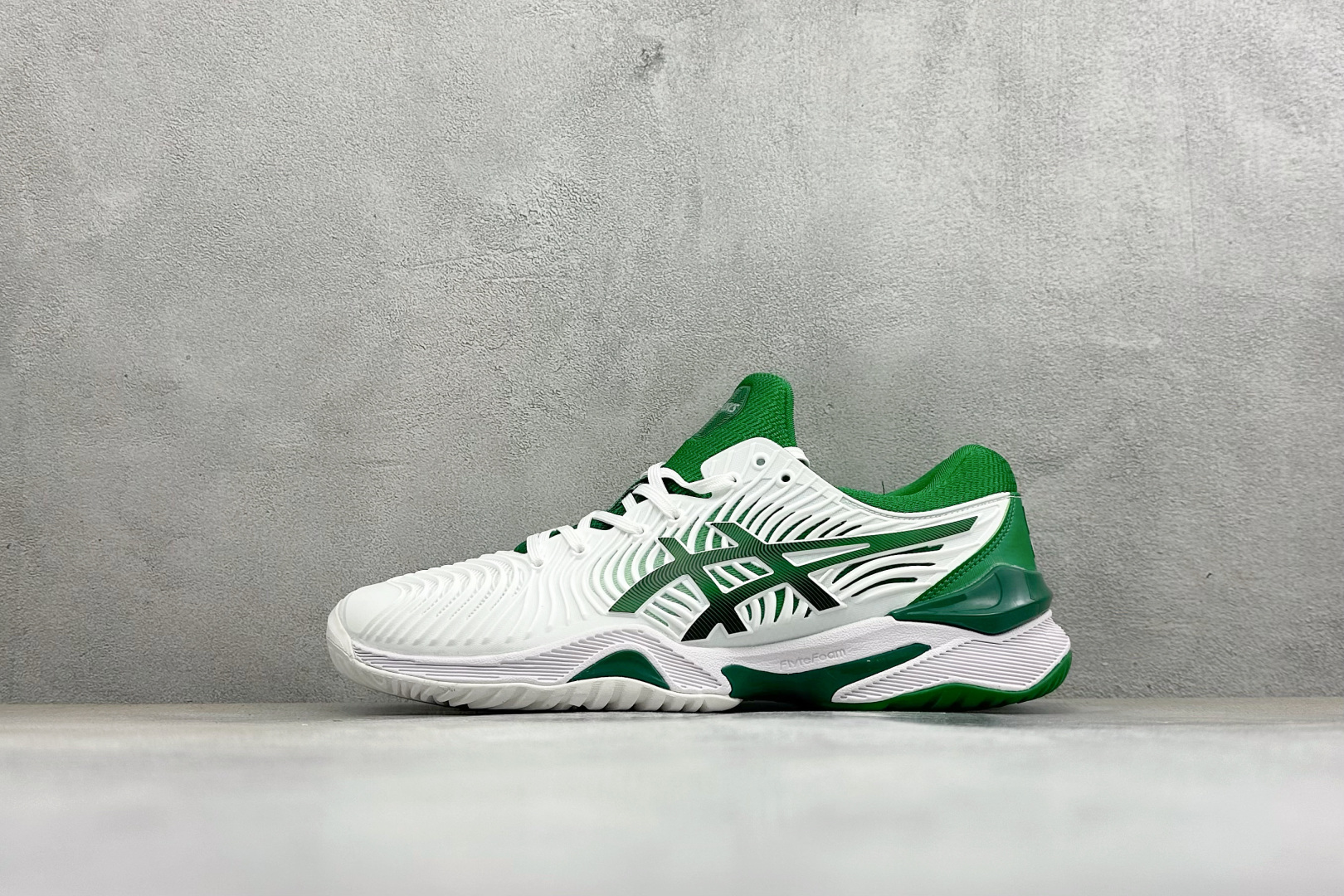 NO:887878,Local terminal store YA version Asics Court FF 2 Asics sports and leisure breathable professional tennis shoes Newly designed engineered jacquard mesh upper Uses Asics' cutting-edge FF BLAST PLUS cushioning material Built-in TWISTRUSS midfoot stabilizer provides excellent anti-torsion support Fine flex groove design and AHAR wear-resistant rubber flexible groove outsole Item No. 1041A089-001 Size 36-46  Code 32,,ASICS19860909本地 终端放店 YA版Asics Court FF 2 亚瑟士运动休闲透气专业网球鞋 全新设计的工程提花网布鞋面 采用Asics前沿的FF BLAST PLUS缓震材料 内置TWISTRUSS中足稳定片 提供出色的抗扭转支撑 精细的弯曲凹槽设计与AHAR耐磨橡胶柔性凹槽外底 货号1041A089-001 尺码36-46 编码32,,ASICS,Men's shoes