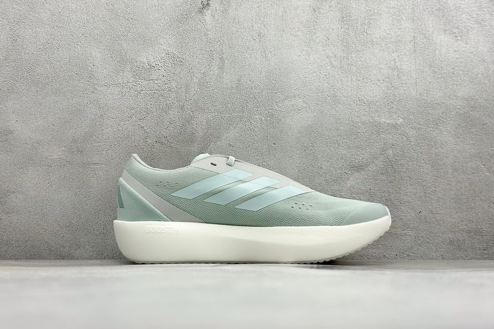 🌾 TF版AD ADIDAS  ZENBOOST 轻盈透气耐磨 织物低帮跑步鞋货号：IH9498尺码：3