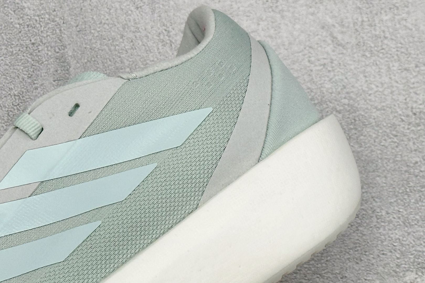 🌾 TF版AD ADIDAS  ZENBOOST 轻盈透气耐磨 织物低帮跑步鞋货号：IH9498尺码：3